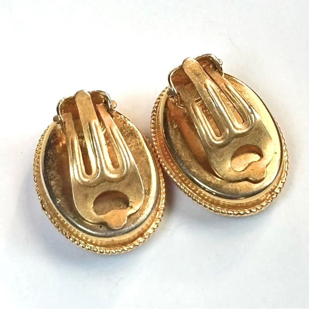 Vintage Italian Glass Micro Mosaic Oval Gold Tone Clip-on Earrings 1950’s Estate